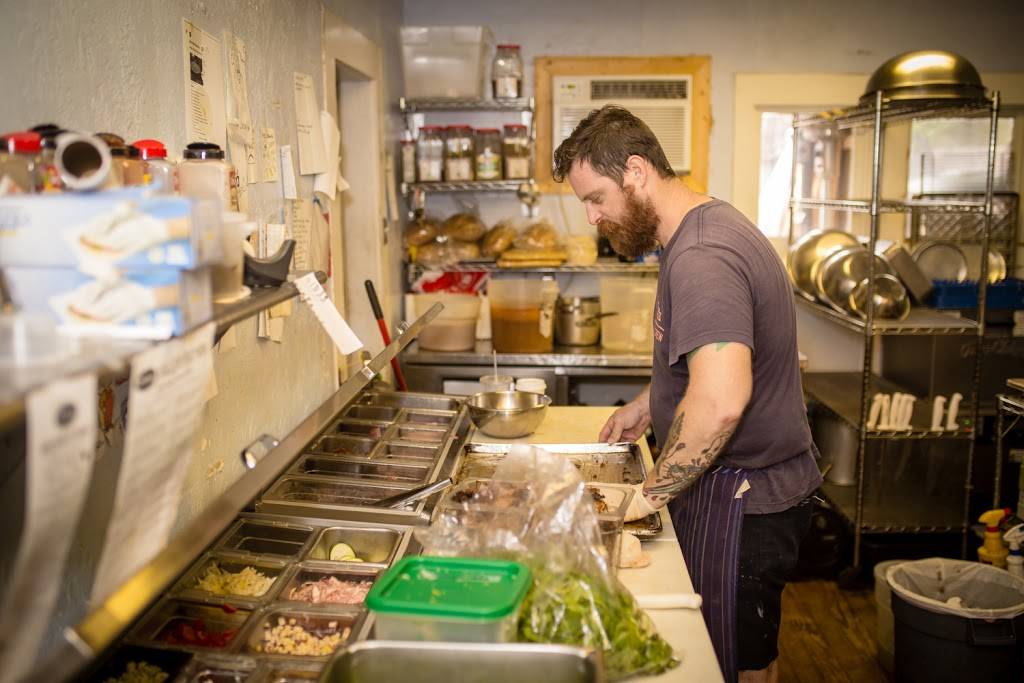 FoodHeads | cafe | 616 W 34th St, Austin, TX 78705, USA | 5124208400 OR +1 512-420-8400