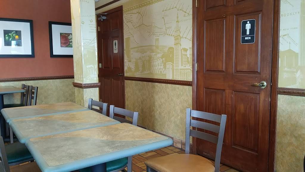 Subway Restaurants | restaurant | 720 W State St, Pendleton, IN 46064, USA | 7657782203 OR +1 765-778-2203