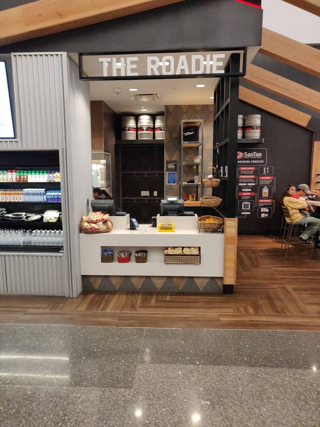 SanTan Brewery & Pub (PHX Airport) | restaurant | Terminal 3, 3400 E Sky Harbor Blvd, Phoenix, AZ 85034, USA | 4803813772 OR +1 480-381-3772