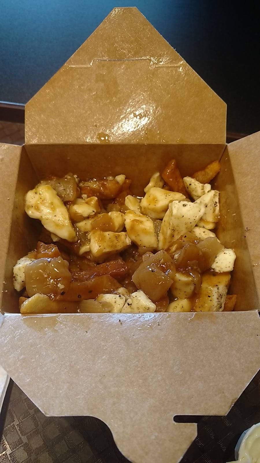 La Poutine Dor | restaurant | 830 6e Avenue, Saint-Georges, QC G5Y 5B8, Canada | 4182217889 OR +1 418-221-7889