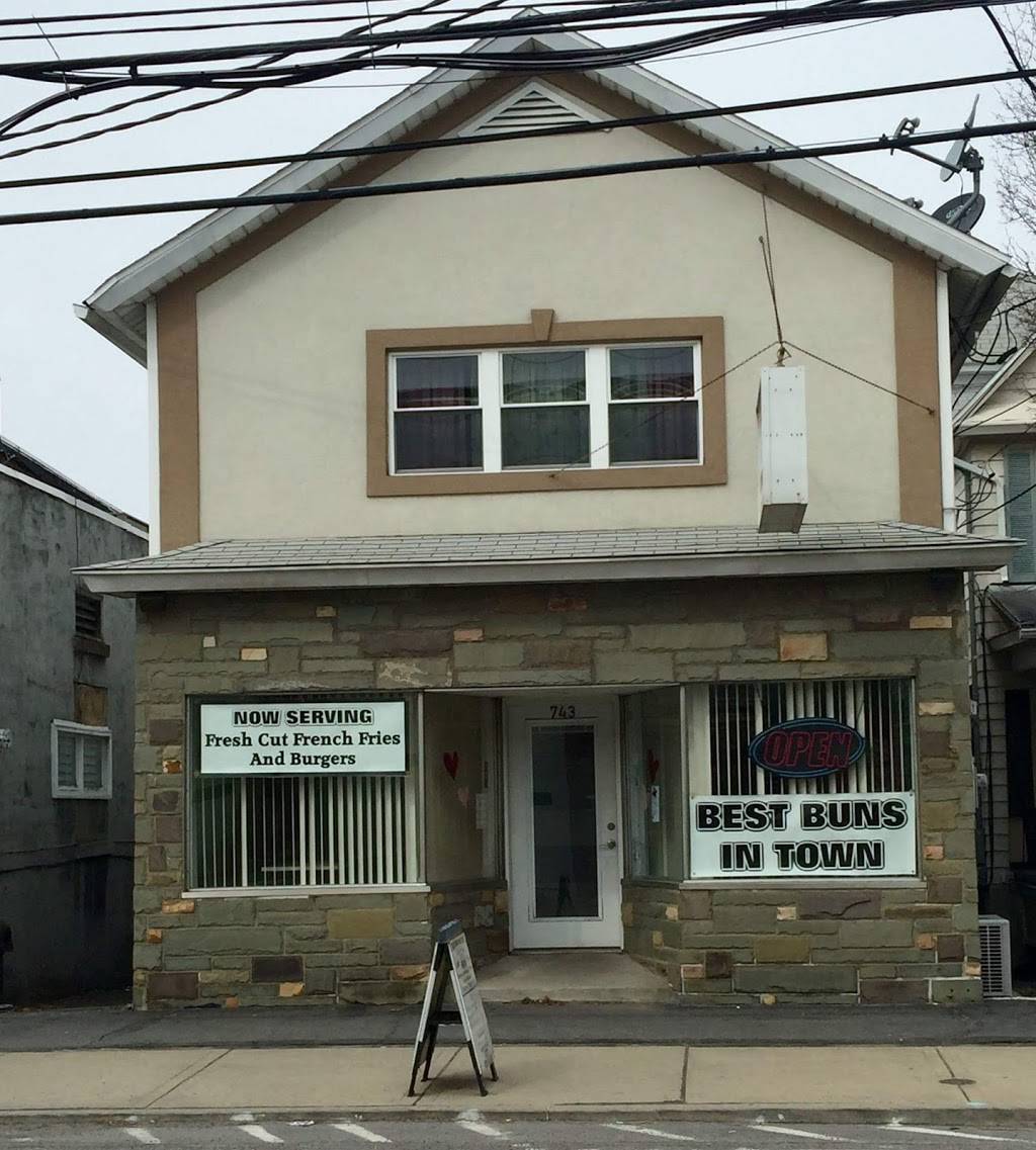 Pattys Subdivision Hoagies | meal takeaway | 743 Main St, Avoca, PA 18641, USA | 5704511175 OR +1 570-451-1175