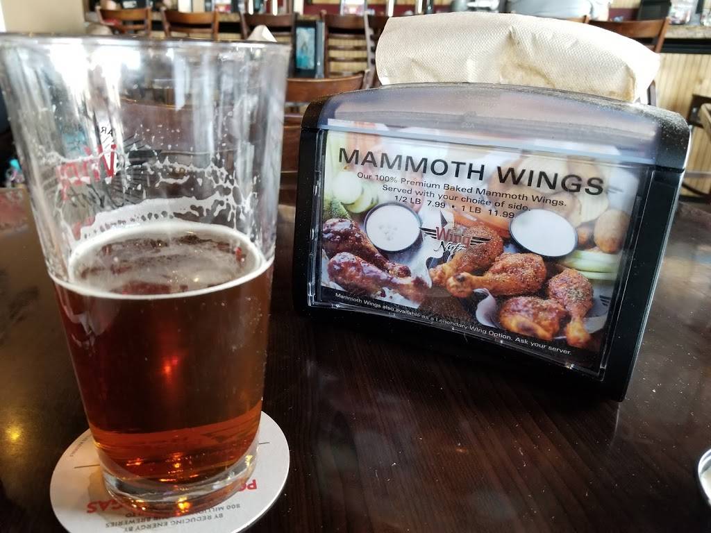 Wing Nutz | restaurant | 9260 Village Shop Dr, Sandy, UT 84094, USA | 8017277850 OR +1 801-727-7850