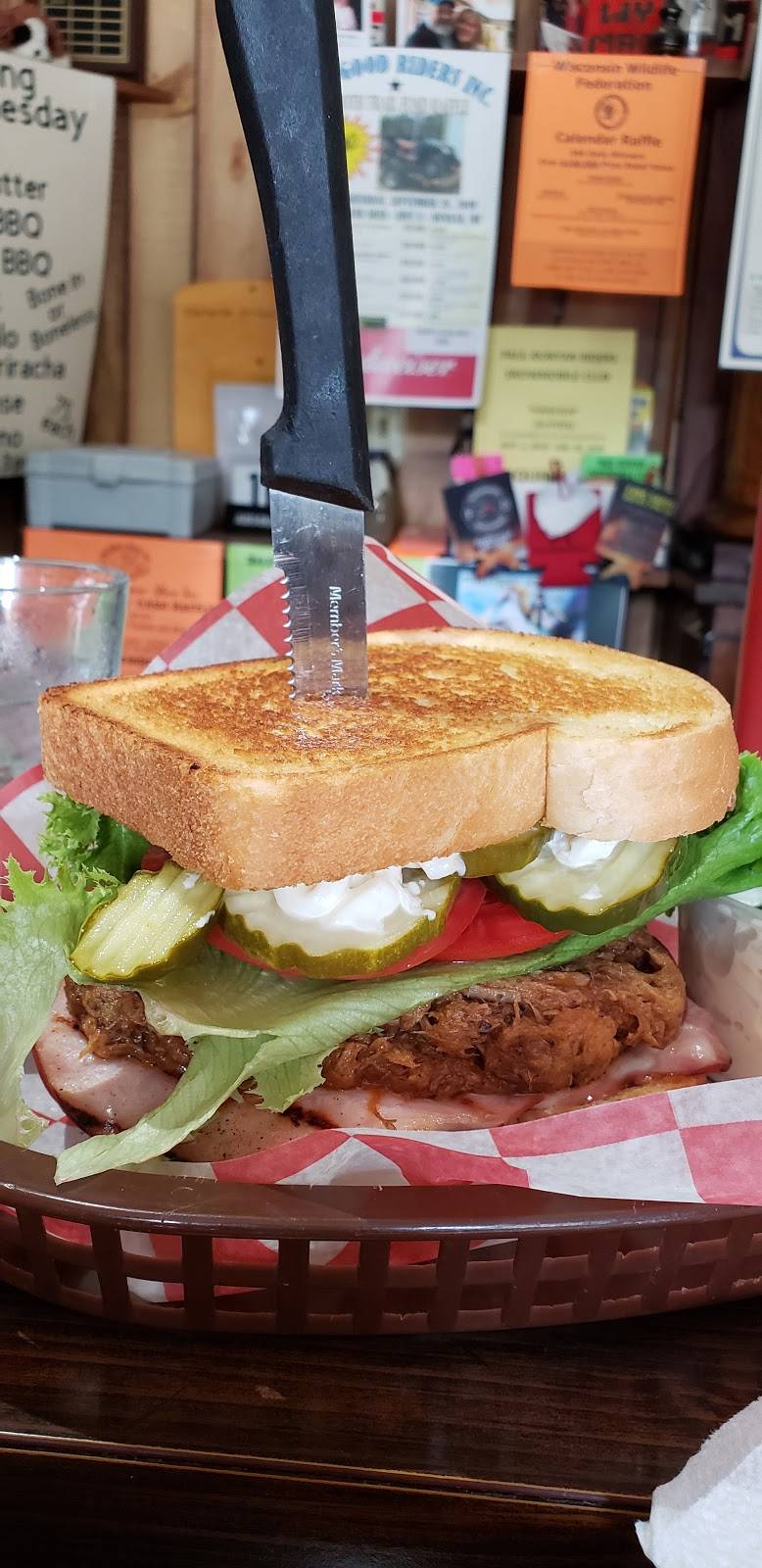 Jungle Jims Pub & Grub | restaurant | Jungle Jim Ln, Athelstane, WI 54104, USA | 7157573389 OR +1 715-757-3389