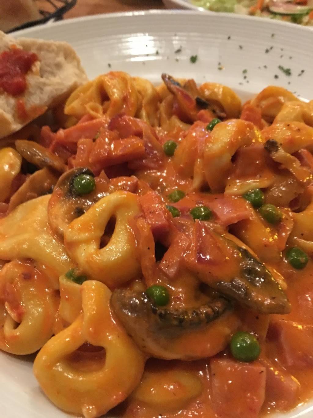 Al Frescos | restaurant | 100 Reaville Ave, Flemington, NJ 08822, USA | 9082372700 OR +1 908-237-2700