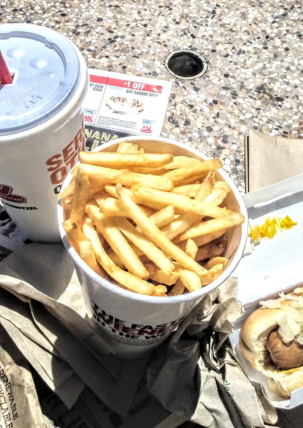 Wienerschnitzel | restaurant | 204 McHenry Ave, Modesto, CA 95354, USA | 2095221884 OR +1 209-522-1884