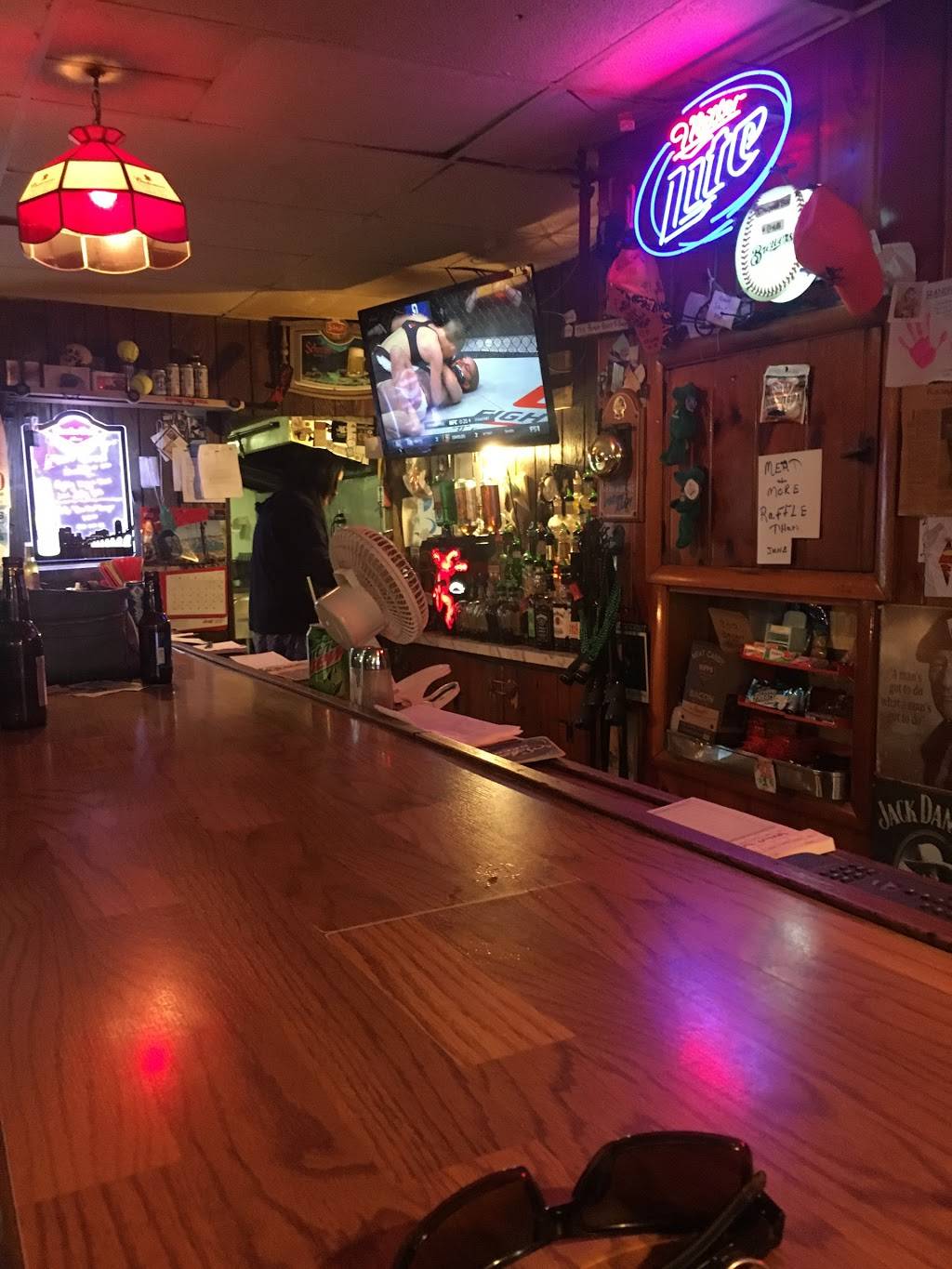 Dug Out | restaurant | 2491 240th St, Cushing, WI 54006, USA | 7156485275 OR +1 715-648-5275