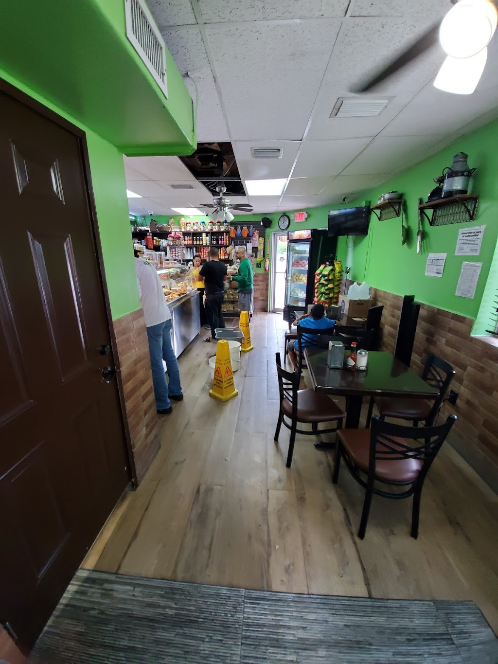 Fritanga La Leonesa | restaurant | 33125, Miami, FL 33125, USA | 7866368628 OR +1 786-636-8628