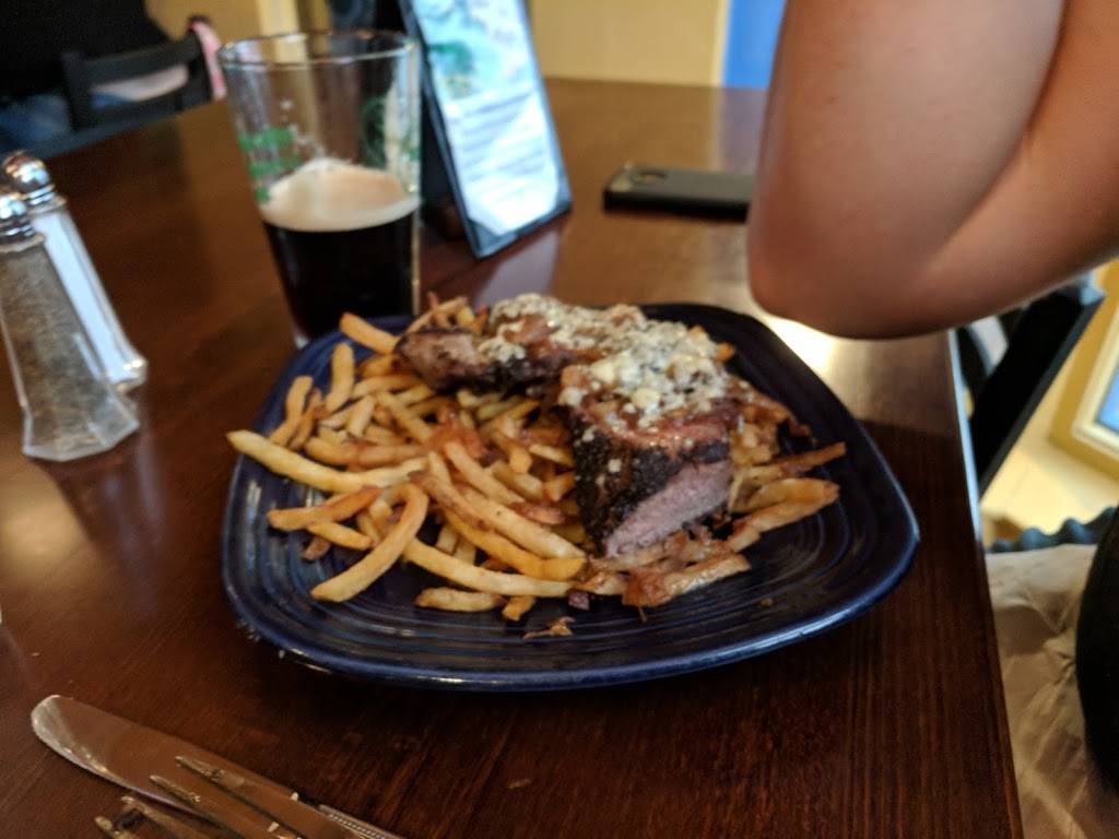 Ale House | restaurant | 33 Main St, Amesbury, MA 01913, USA | 9783881950 OR +1 978-388-1950