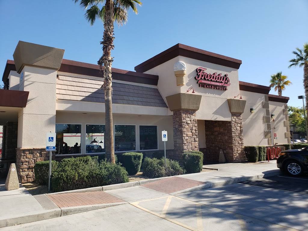 Freddys Frozen Custard & Steakburgers | restaurant | 129 E Williams Field Rd, Gilbert, AZ 85295, USA | 4808993500 OR +1 480-899-3500