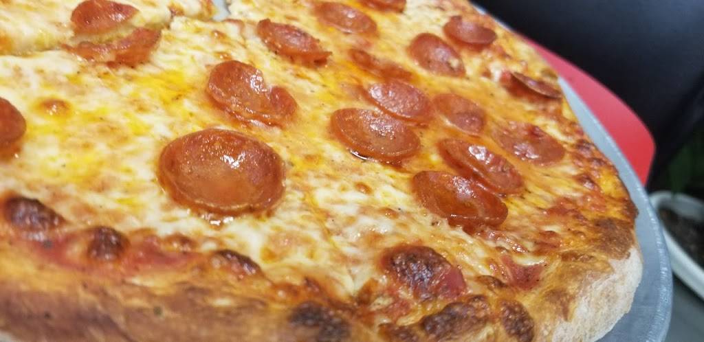 Milanos Pizza | restaurant | 2 Brookstone Plaza, Morgantown, WV 26508, USA | 3042967888 OR +1 304-296-7888