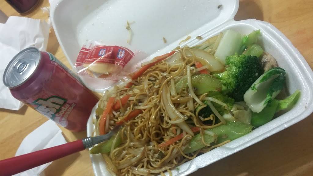 Golden Palace Restaurant | restaurant | 1 Steeles Ave E, Brampton, ON L6W 4J6, Canada | 9057963500 OR +1 905-796-3500