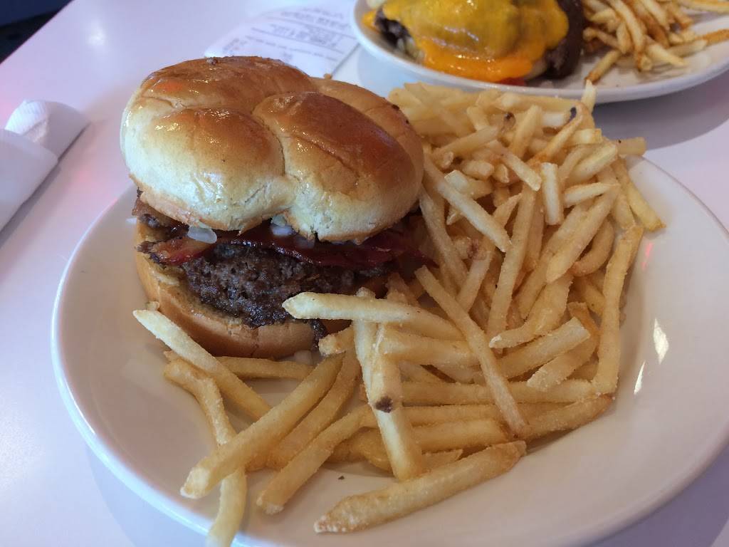 Steak n Shake | restaurant | 1182 Battlefield Pkwy, Fort Oglethorpe, GA 30742, USA | 7068581919 OR +1 706-858-1919