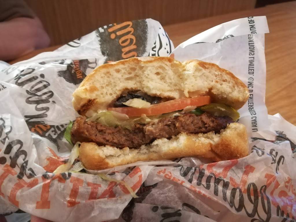 Harveys | restaurant | 2555 Victoria Park Ave, Scarborough, ON M1T 1A3, Canada | 4164949693 OR +1 416-494-9693