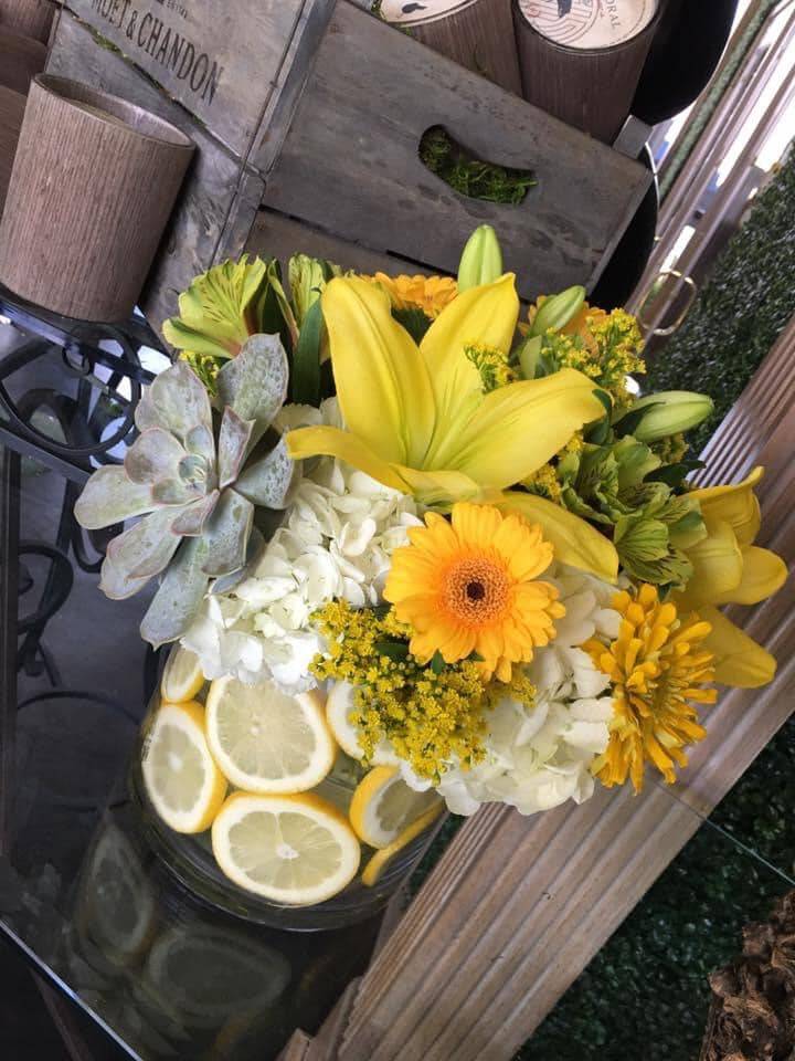 Howard Brothers Florists | restaurant | 2220 N Classen Blvd Suite F, Oklahoma City, OK 73106, USA | 4056324747 OR +1 405-632-4747