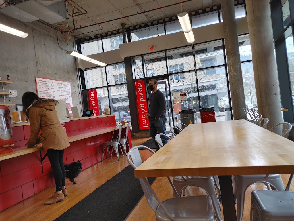 Little Big Burger - South Waterfront | restaurant | 3704 S Bond Ave, Portland, OR 97239, USA | 5032658021 OR +1 503-265-8021