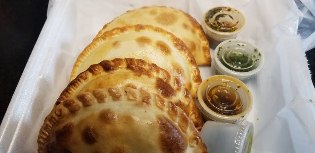 Fat Tummy Empanadas | bakery | 2922 W Commerce St, San Antonio, TX 78207, USA | 2103836415 OR +1 210-383-6415