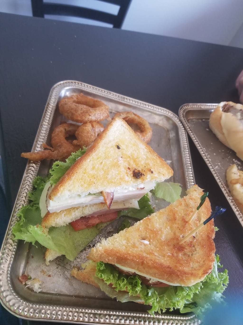 Amys Place | restaurant | 326 College Dr, Orange Park, FL 32065, USA | 9043751271 OR +1 904-375-1271