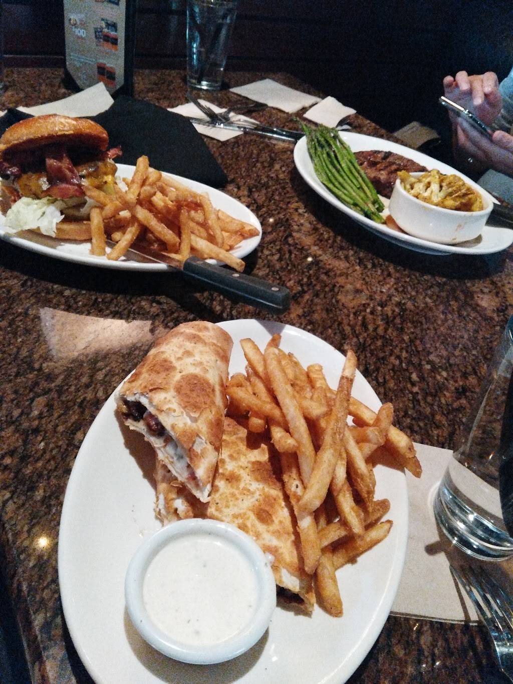 BJs Restaurant & Brewhouse | restaurant | 511 Coleman Ave, San Jose, CA 95110, USA | 4083437230 OR +1 408-343-7230