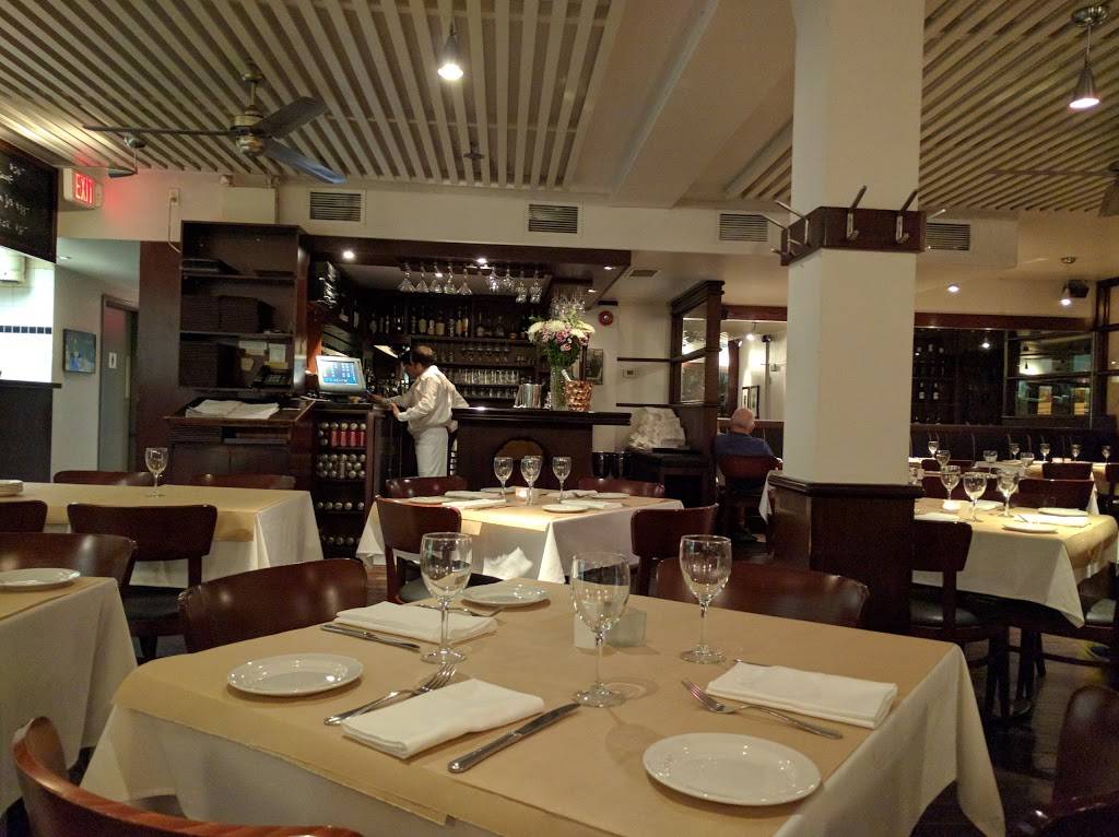 Brownes Bistro | meal takeaway | 1251 Yonge St, Toronto, ON M4T 1W6, Canada | 4169248132 OR +1 416-924-8132