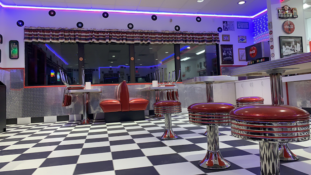 Triangle Drive-In | restaurant | 1330 E Tulare Ave, Tulare, CA 93274, USA | 5595710779 OR +1 559-571-0779