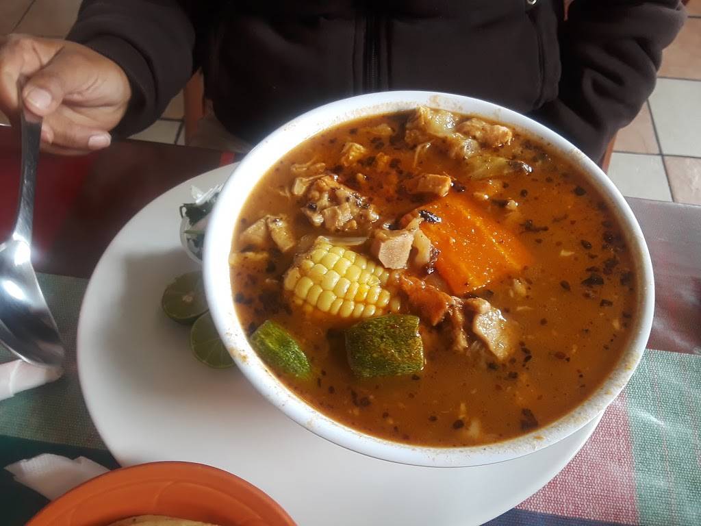 Pupuseria Y Restaurant Salvadoreño | restaurant | 1701 Bridge Blvd SW, Albuquerque, NM 87105, USA | 5052438194 OR +1 505-243-8194