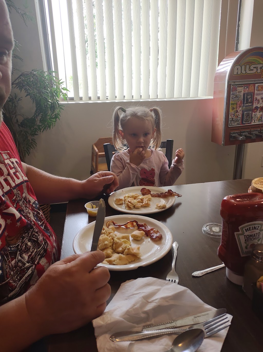 Papa Kerns Cafe | cafe | 304 E 30th St #3718, Des Moines, IA 50317, USA | 5152627692 OR +1 515-262-7692