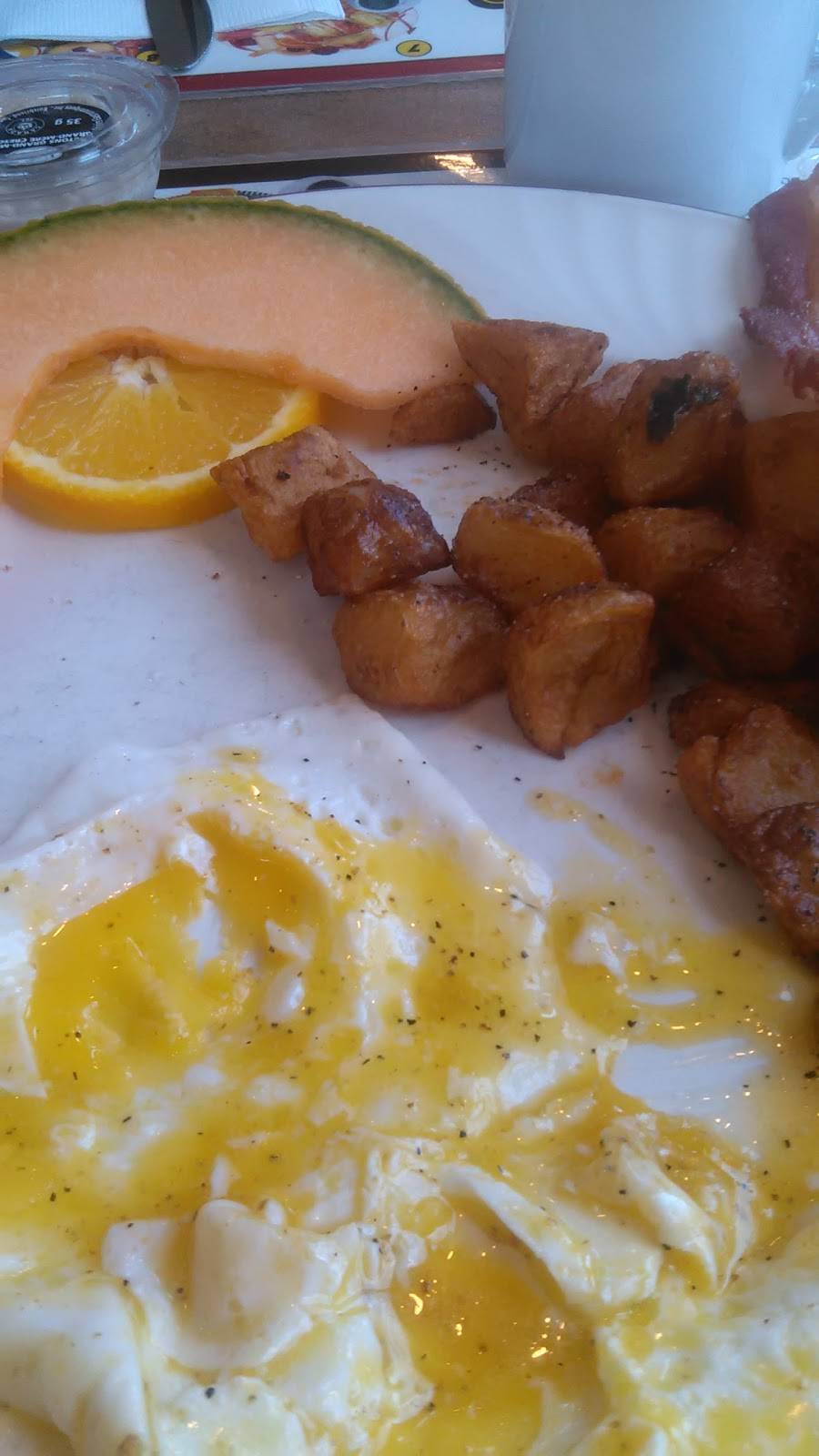 Vincent Sous-Marins | restaurant | 6649 Rue de Marseille, Montréal, QC H1N 1M1, Canada | 5148999999 OR +1 514-899-9999