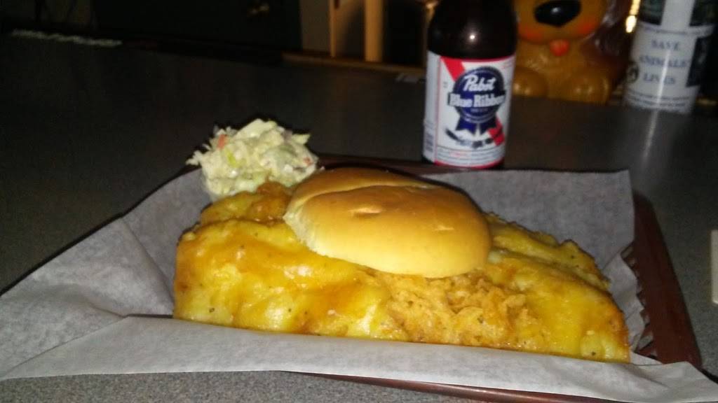 Lunkers | restaurant | 104 S Linden St, Normal, IL 61761, USA | 3094513474 OR +1 309-451-3474