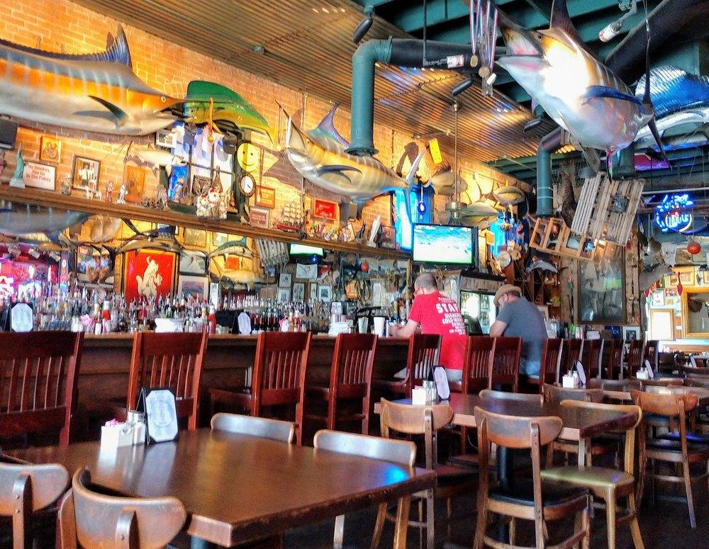 St. Petes Dancing Marlin | restaurant | 2730 Commerce St, Dallas, TX 75226, USA | 2146981511 OR +1 214-698-1511