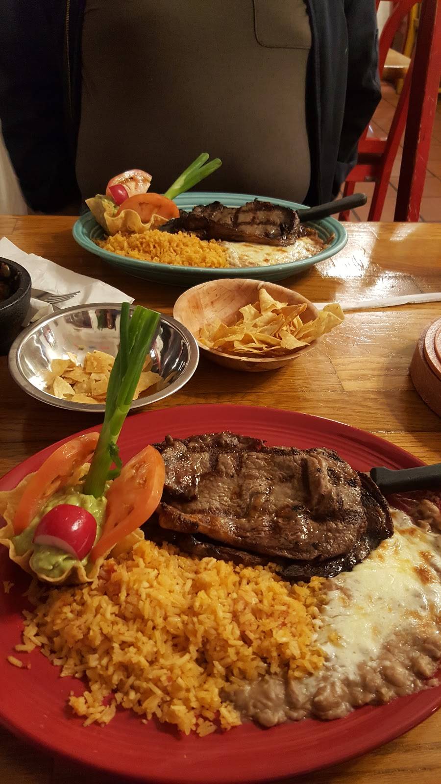 Leos Mexican Food | restaurant | 16006 Inglewood Ave, Lawndale, CA 90260, USA | 3103700111 OR +1 310-370-0111