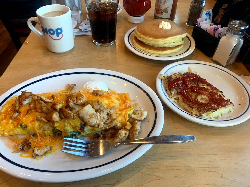 IHOP | restaurant | 4500 Hondo Pass Dr, El Paso, TX 79904, USA | 9157517665 OR +1 915-751-7665