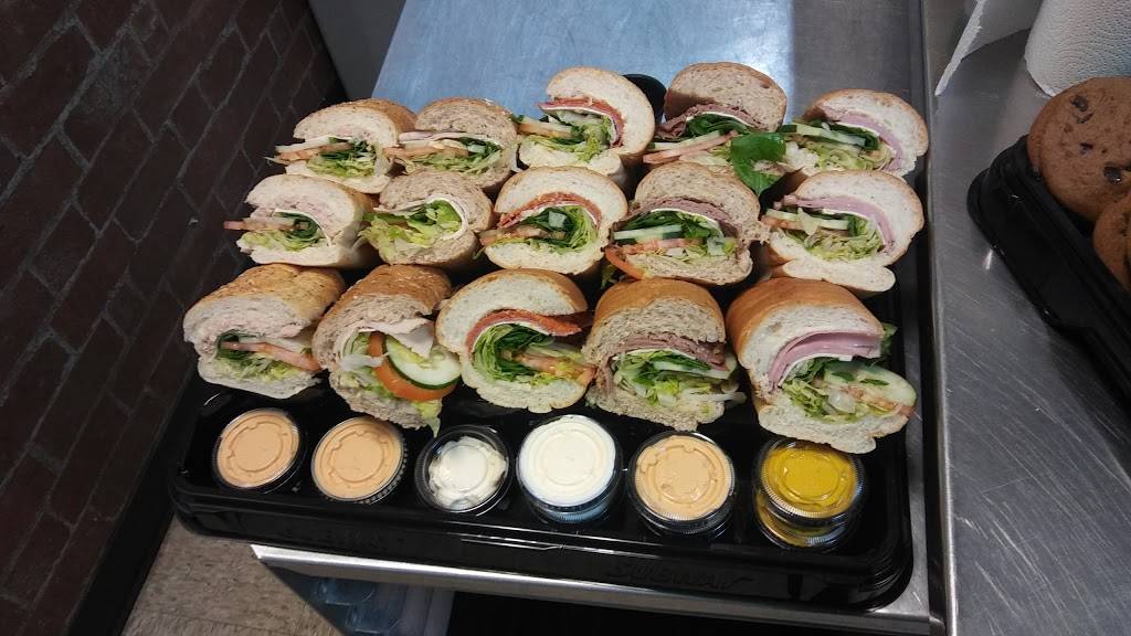 Subway Restaurants | restaurant | 108-11 Corona Ave, Corona, NY 11368, USA | 7182711633 OR +1 718-271-1633