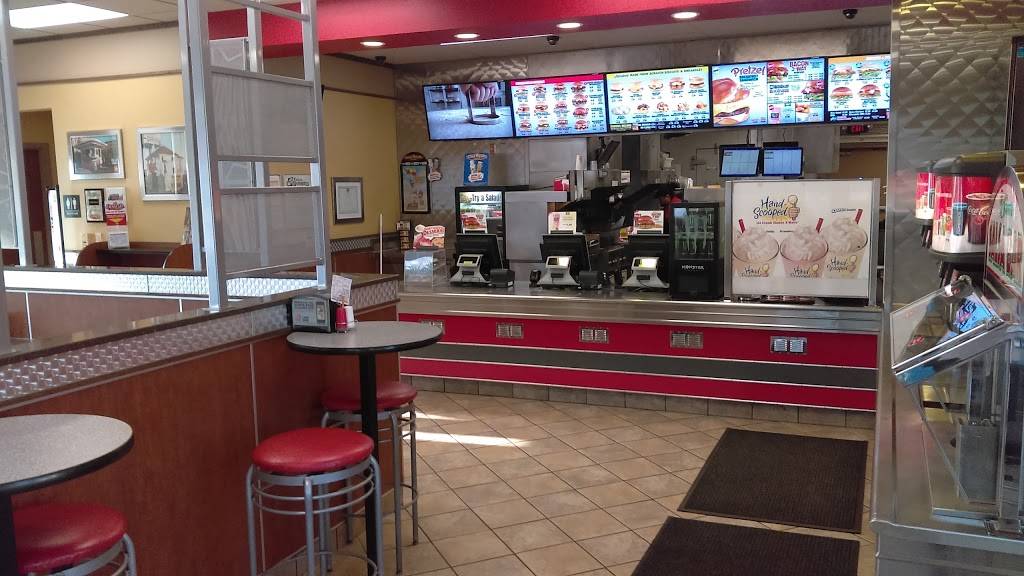 Carls Jr. Green Burrito | restaurant | 2820 E Lincoln Ave, Anaheim, CA 92806, USA | 7146302874 OR +1 714-630-2874