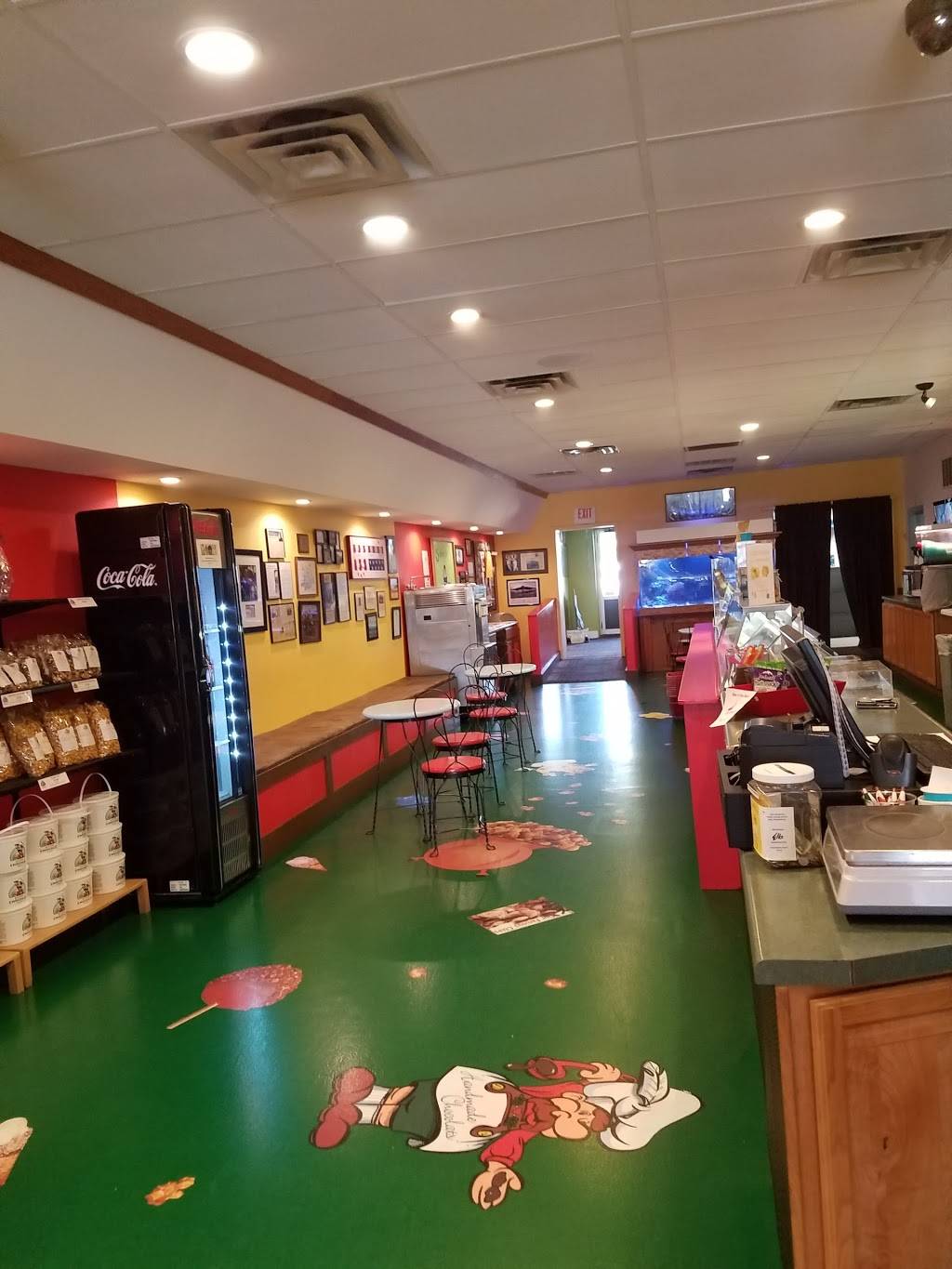 Alpine Chocolat Haus | restaurant | 208 W Main St, Gaylord, MI 49735, USA | 9897321077 OR +1 989-732-1077