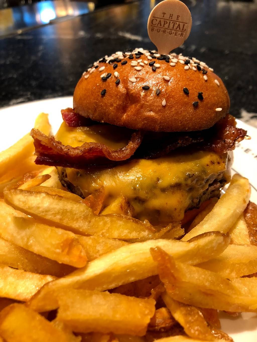 The Capital Burger | restaurant | 1005 7th St NW, Washington, DC 20001, USA | 2026380414 OR +1 202-638-0414