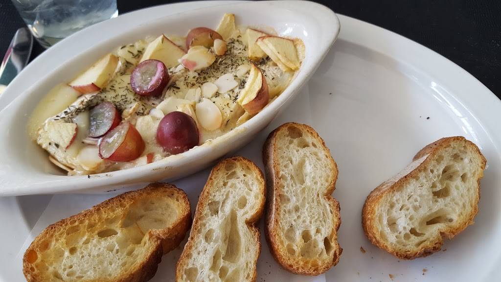 Chez Renée French Bistrot | restaurant | 233 Main St, Milford, OH 45150, USA | 5132480454 OR +1 513-248-0454