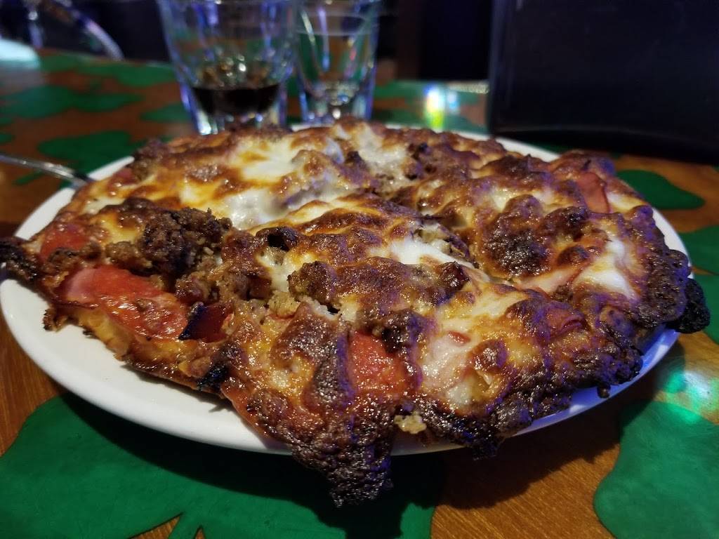 Cloverleaf Sports Bar & Grill | restaurant | 1240 Hollis St, Bremerton, WA 98310, USA | 3603778516 OR +1 360-377-8516