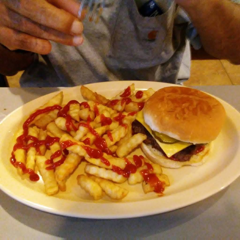 Tesss Kitchen Cafe | restaurant | 1553 US-41, Pelham, TN 37366, USA | 9314678113 OR +1 931-467-8113