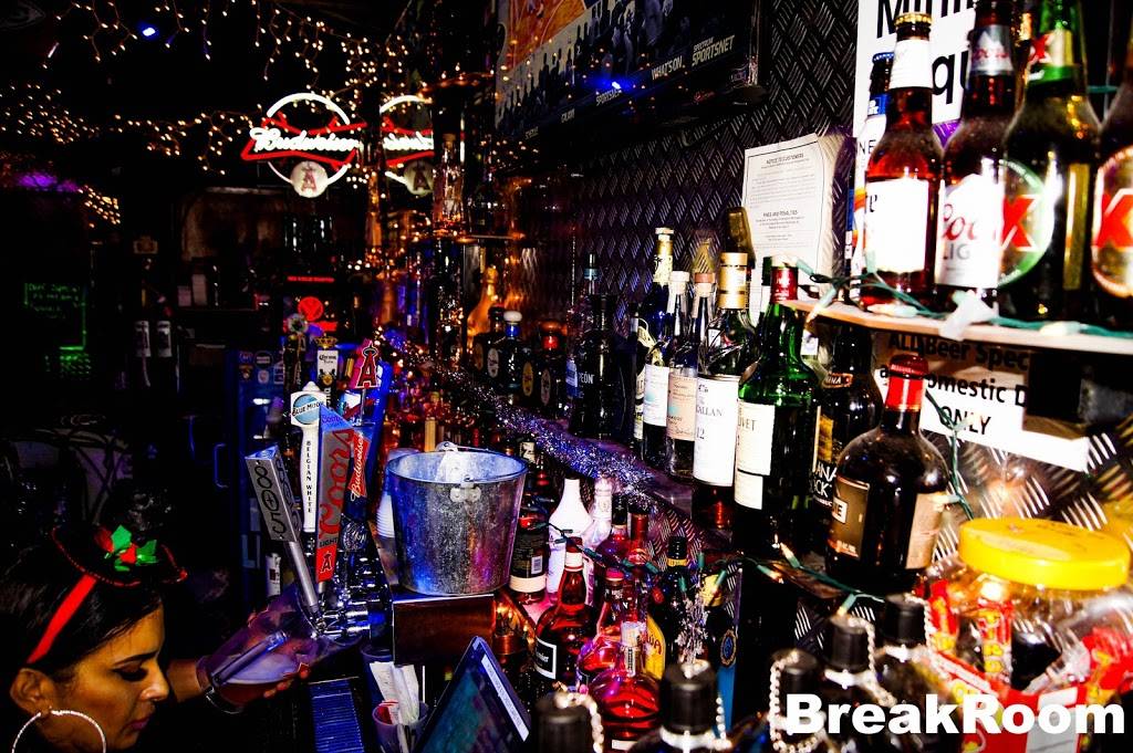 The break room bar Fullerton | restaurant | 601 S Raymond Ave, Fullerton, CA 92831, USA | 7148700711 OR +1 714-870-0711