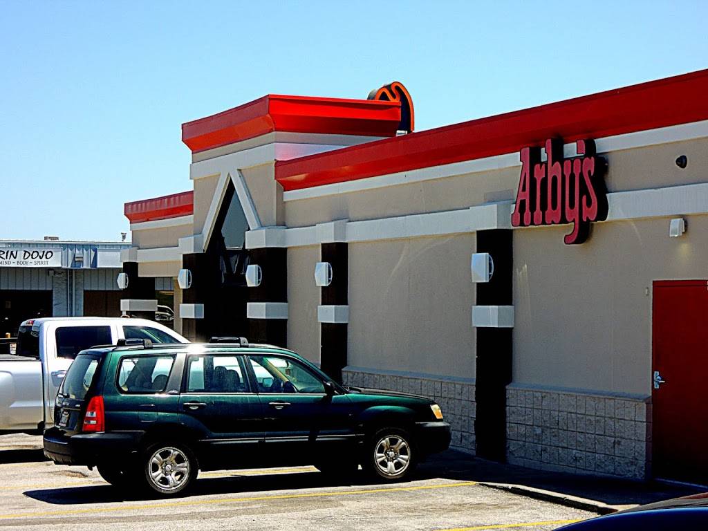 Arbys | restaurant | 14145 S St, Omaha, NE 68137, USA | 4028951655 OR +1 402-895-1655