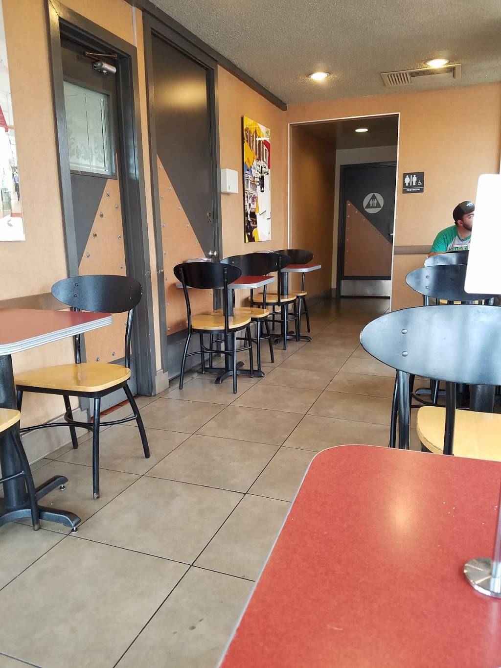 Jack in the Box | restaurant | 6987 University Ave, La Mesa, CA 91941, USA | 6194691639 OR +1 619-469-1639