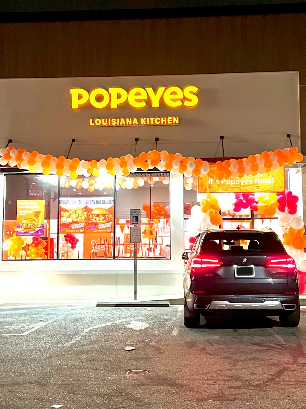 Hunting Park Popeyes | restaurant | 2749 W Hunting Park Ave, Philadelphia, PA 19129, USA | 2154195156 OR +1 215-419-5156