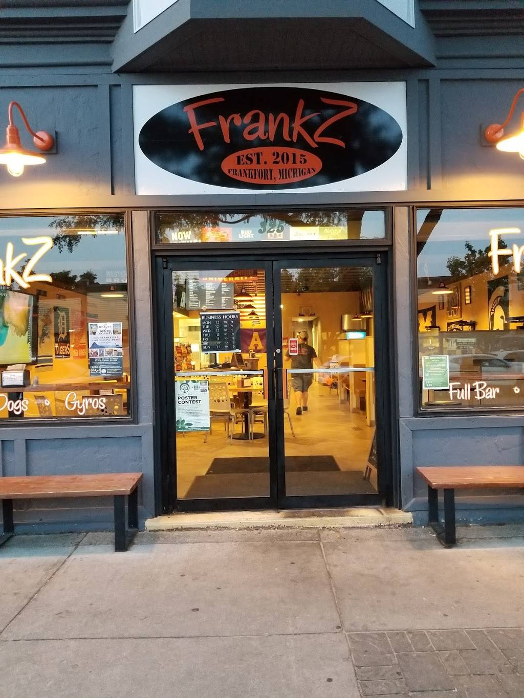 FrankZ | restaurant | 325 Main St, Frankfort, MI 49635, USA | 2313990162 OR +1 231-399-0162