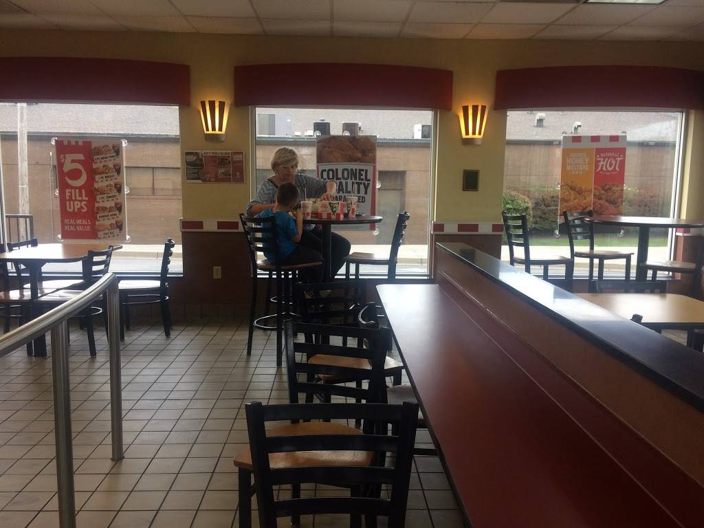 KFC | restaurant | 10224 Taylorsville Rd, Jeffersontown, KY 40299, USA | 5022678296 OR +1 502-267-8296