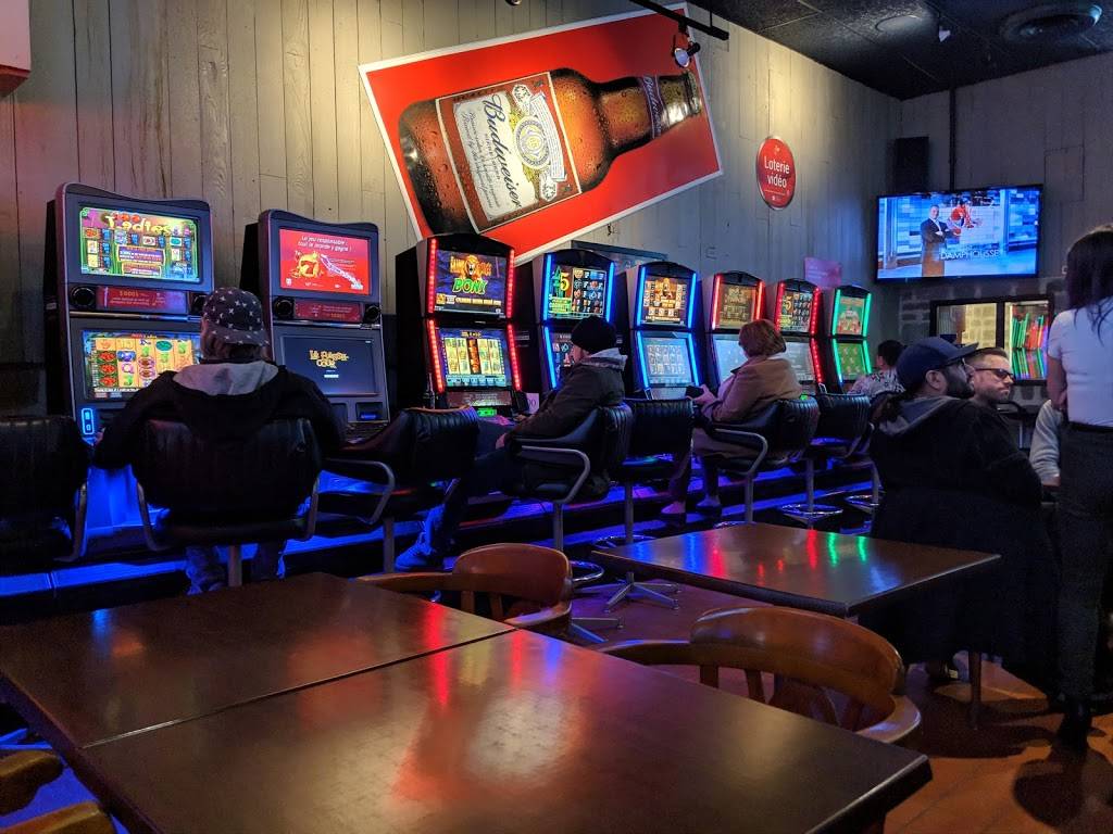 Pub Pare | restaurant | 7505 Boulevard Décarie, Montréal, QC H4P 2G9, Canada | 5147312106 OR +1 514-731-2106