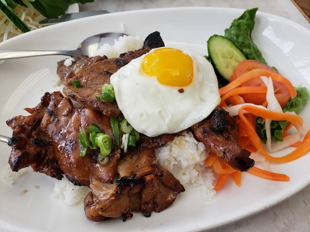 Phoenix Restaurant | restaurant | 1151 College St, Toronto, ON M6H 3K5, Canada | 4165386891 OR +1 416-538-6891