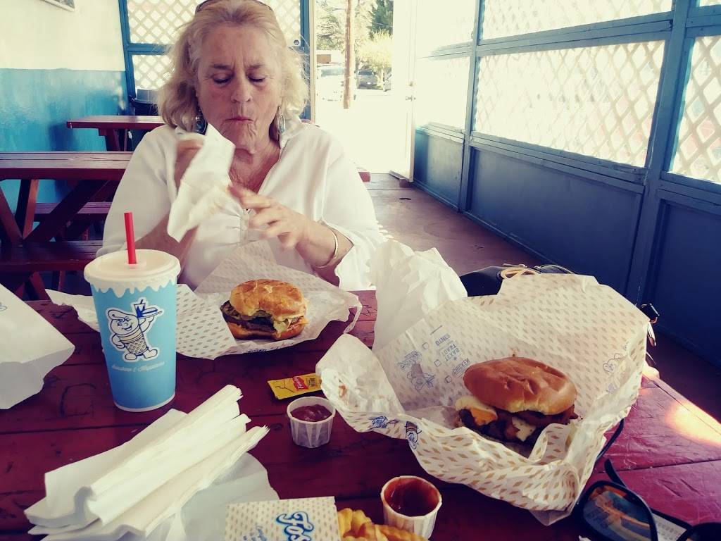 Fosters Freeze | restaurant | 1400 4th St, Santa Rosa, CA 95404, USA | 7075767028 OR +1 707-576-7028