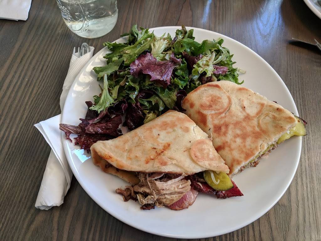 Elis Kitchen | restaurant | 40 Market St, Warren, RI 02885, USA | 4012451809 OR +1 401-245-1809