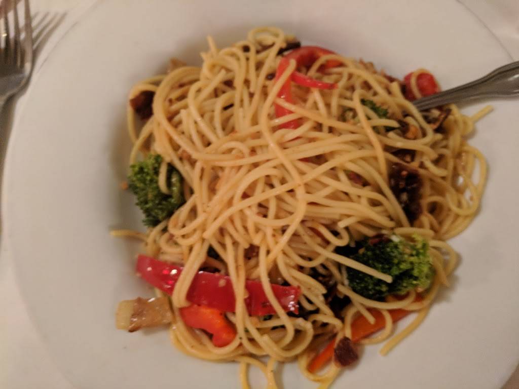 Mama Mias Mediterranean and Italian Cuisine | restaurant | 275 E Dunne Ave, Morgan Hill, CA 95037, USA | 4087768111 OR +1 408-776-8111