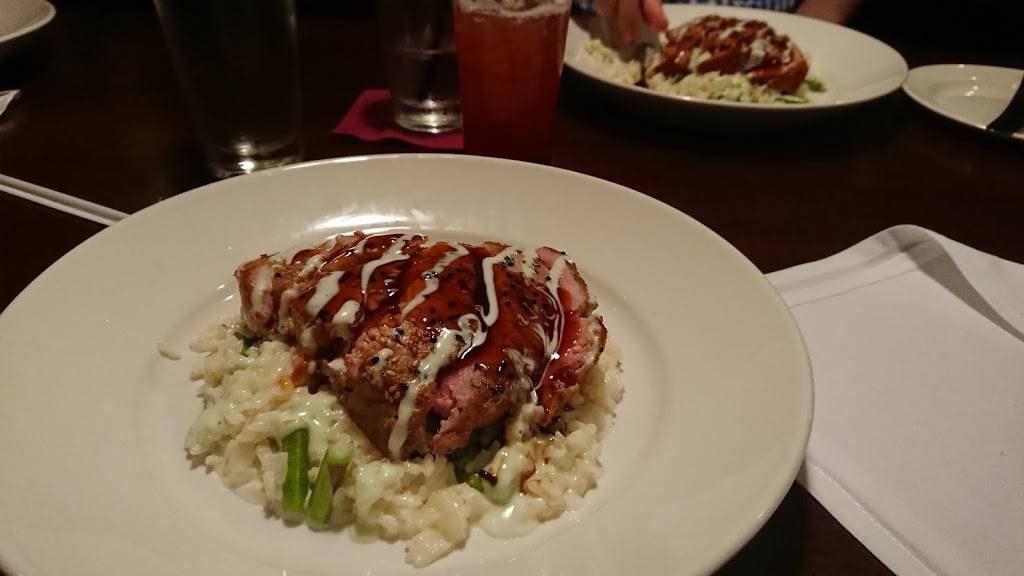 Elis Branford | restaurant | 624 W Main St, Branford, CT 06405, USA | 2034882700 OR +1 203-488-2700